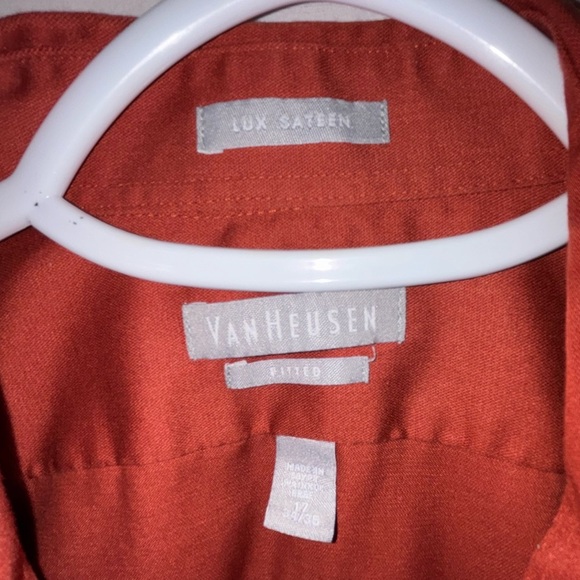 Van Heusen Red Dress Shirt Satin Finish - Picture 4 of 8